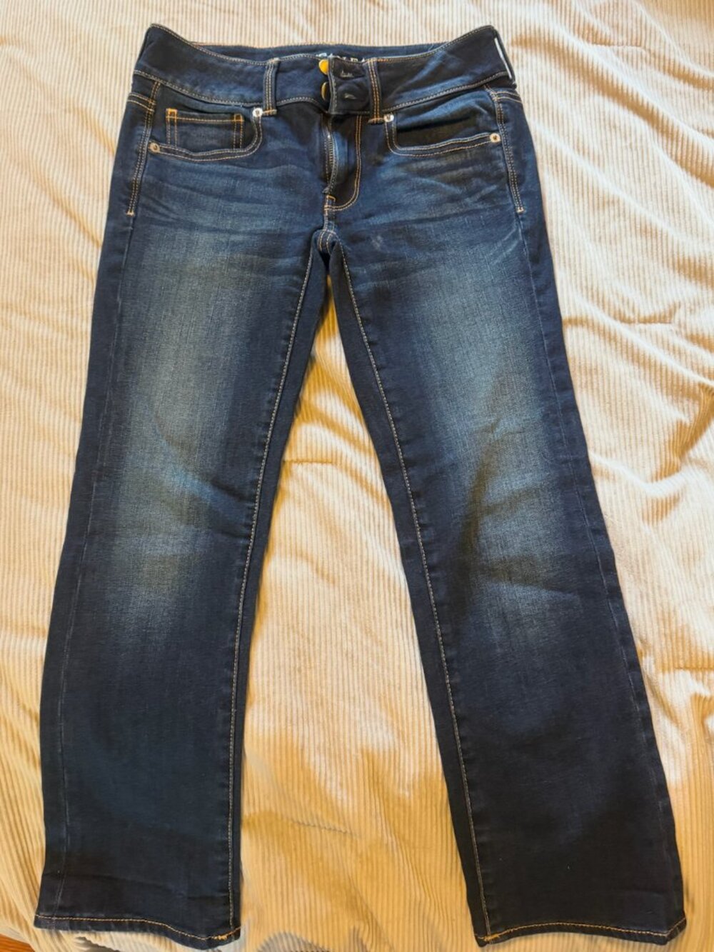 American Eagle Size 2 Artist Crop Jeans Dark Wash Double Button